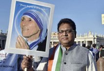 Madre Teresa Santa: 100mila fedeli in San Pietro